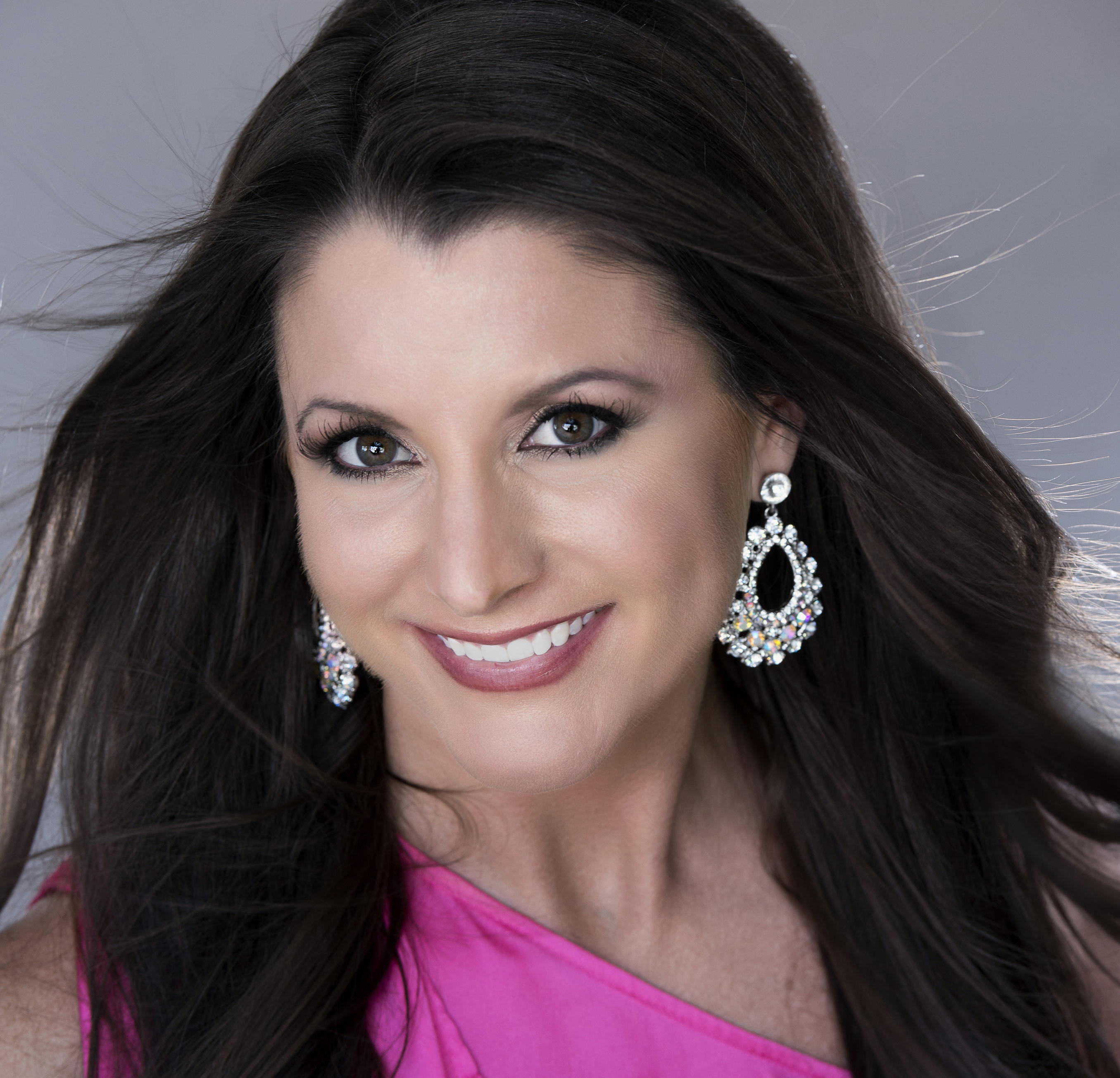 Trussville native is Mrs. Alabama petite, will compete nationally