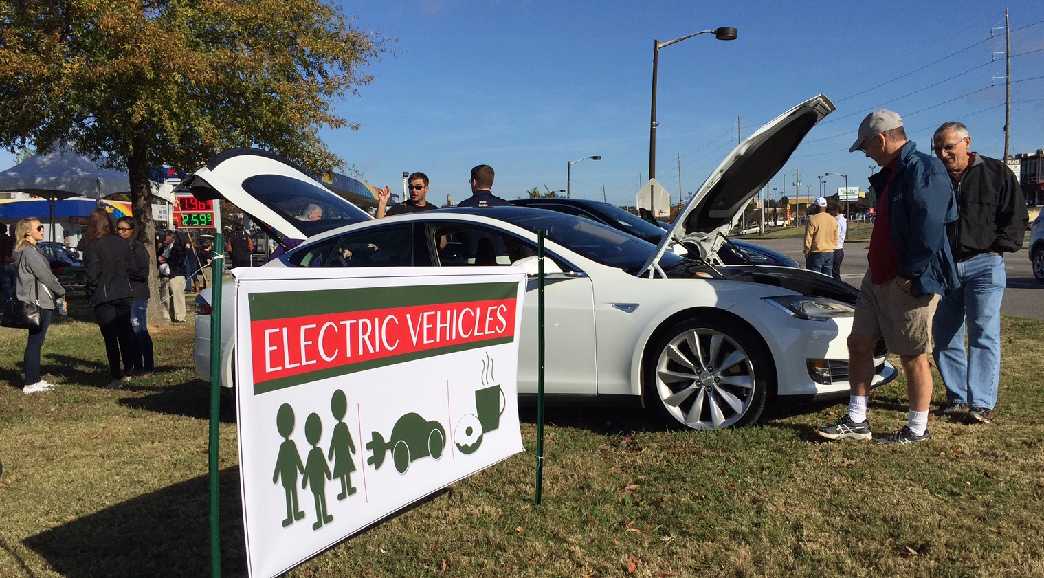 Electric vehicles shown to consumers