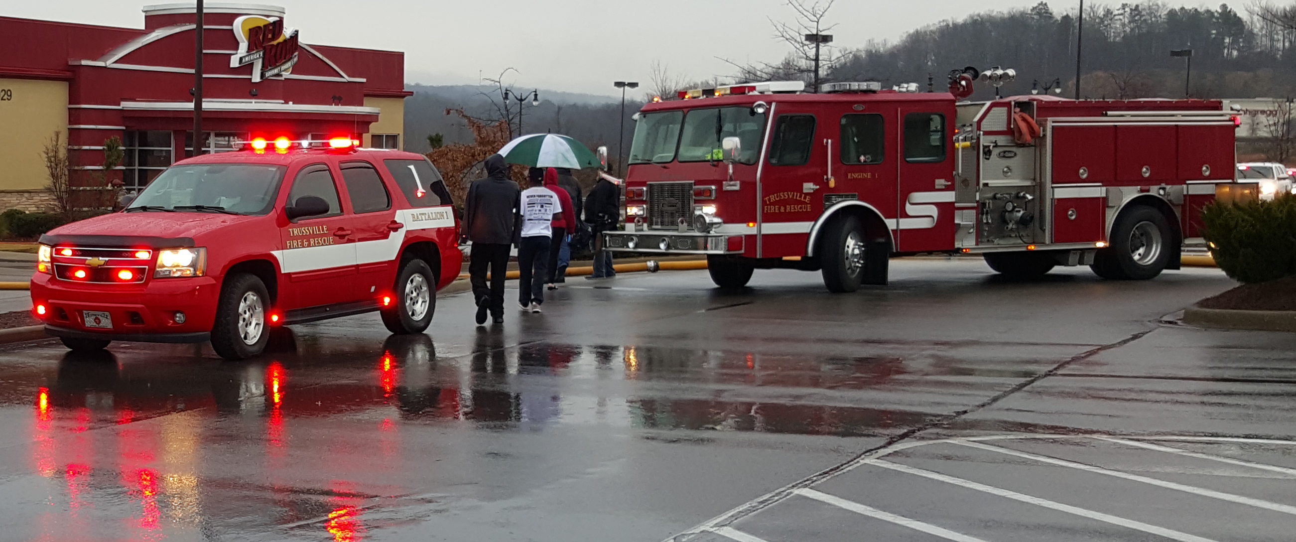No injuries in Red Robin fire