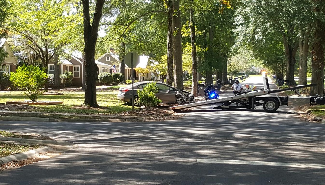 Two vehicle wreck in Trussville sends 1 to hospital