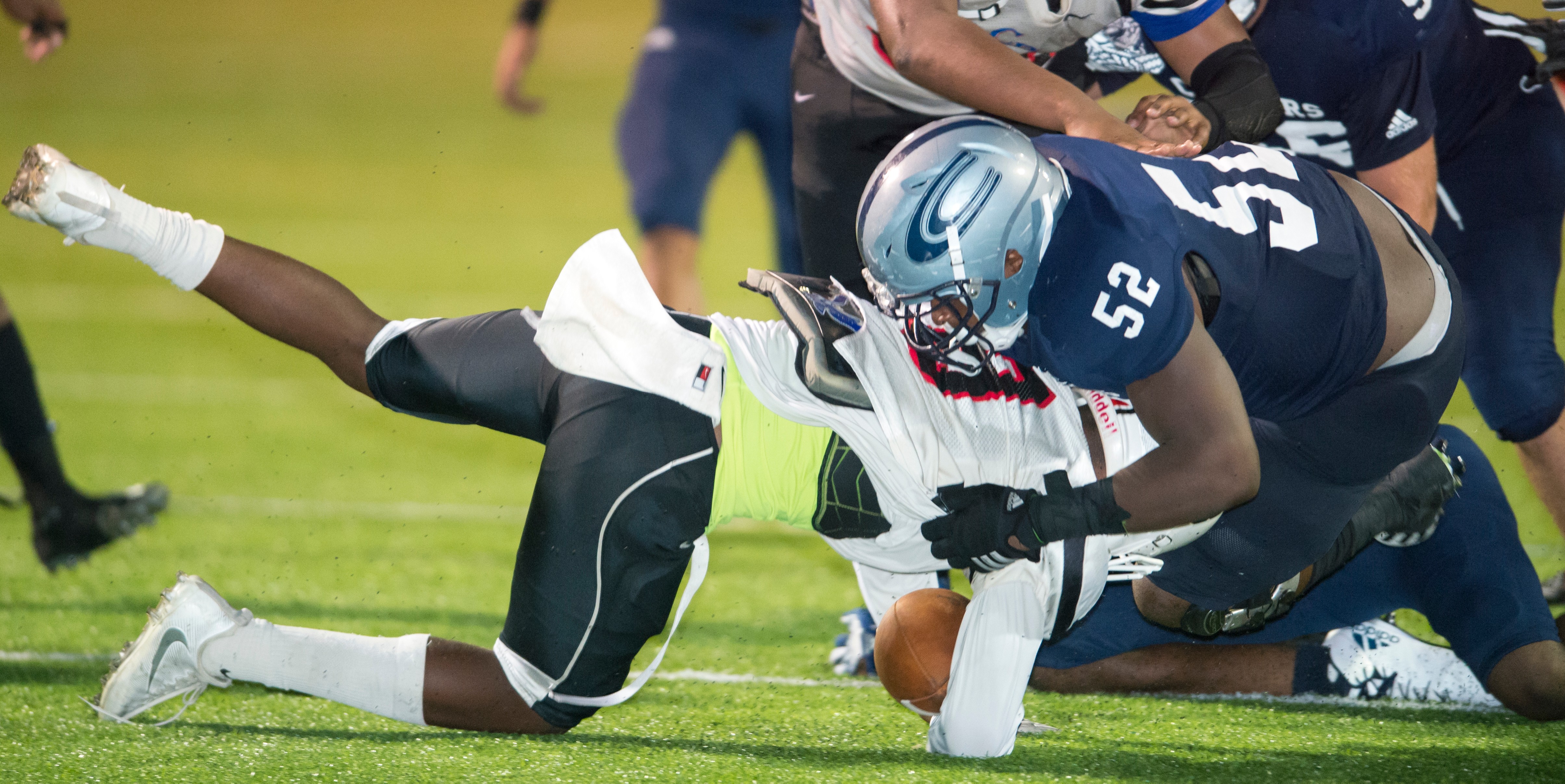Clay-Chalkville returns to winning with a 40-20 victory over Center Point