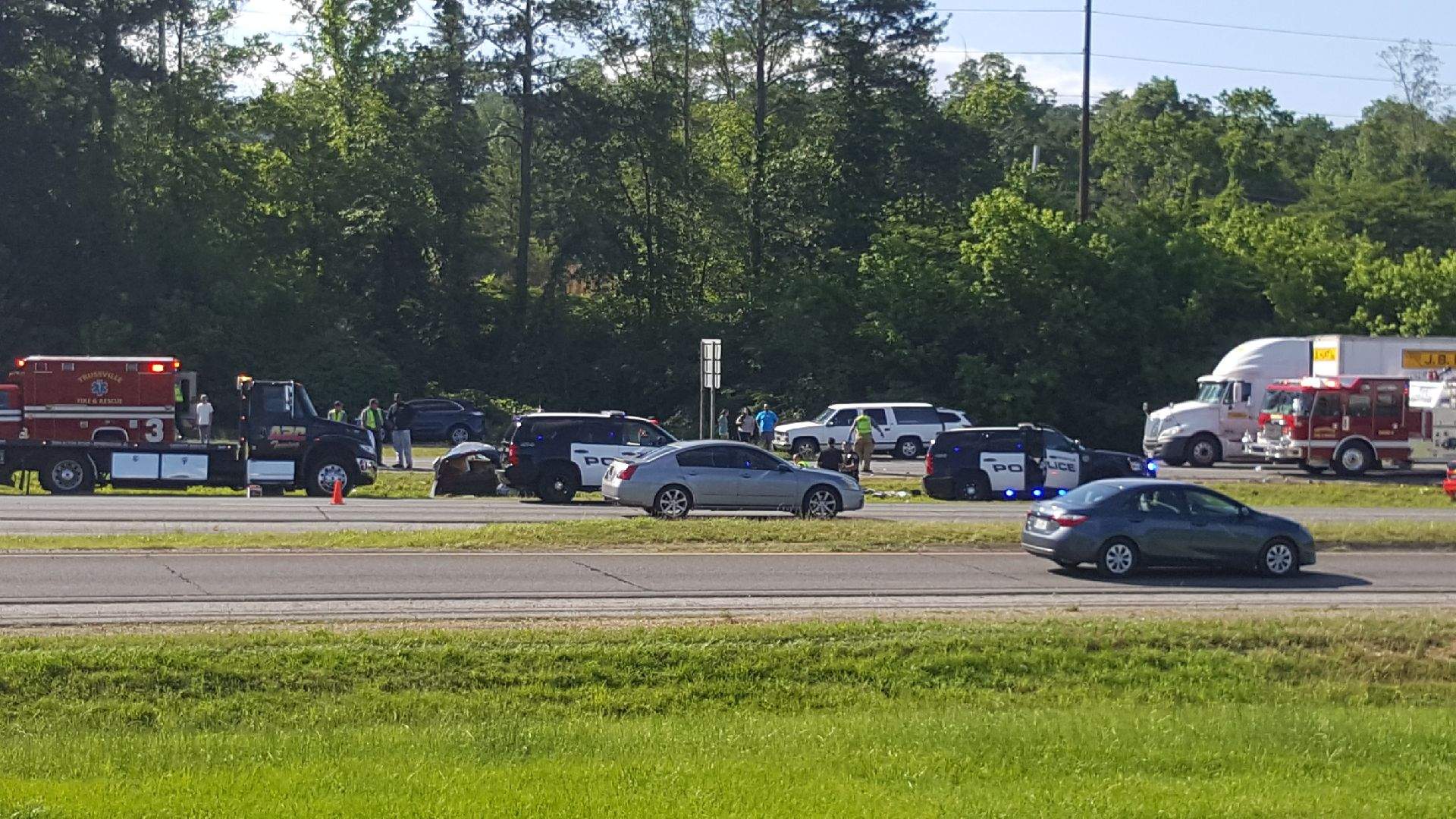 Truck rolls over, two injured in I-59 crash in Trussville on Sunday