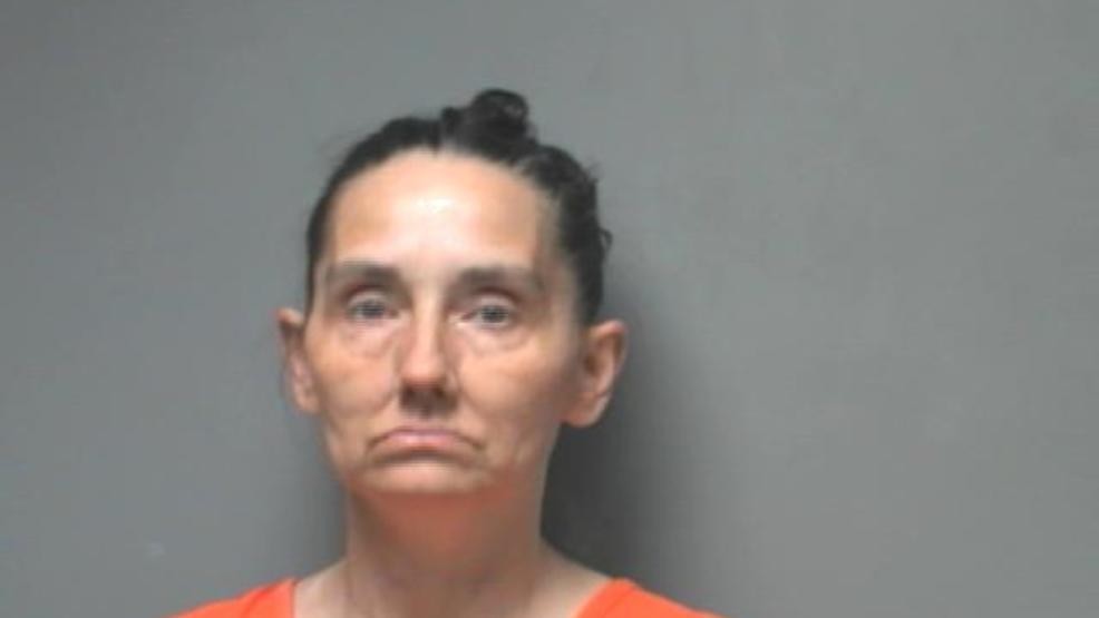 Mother of Walker Co. escapee arrested, property bond set at $16,000