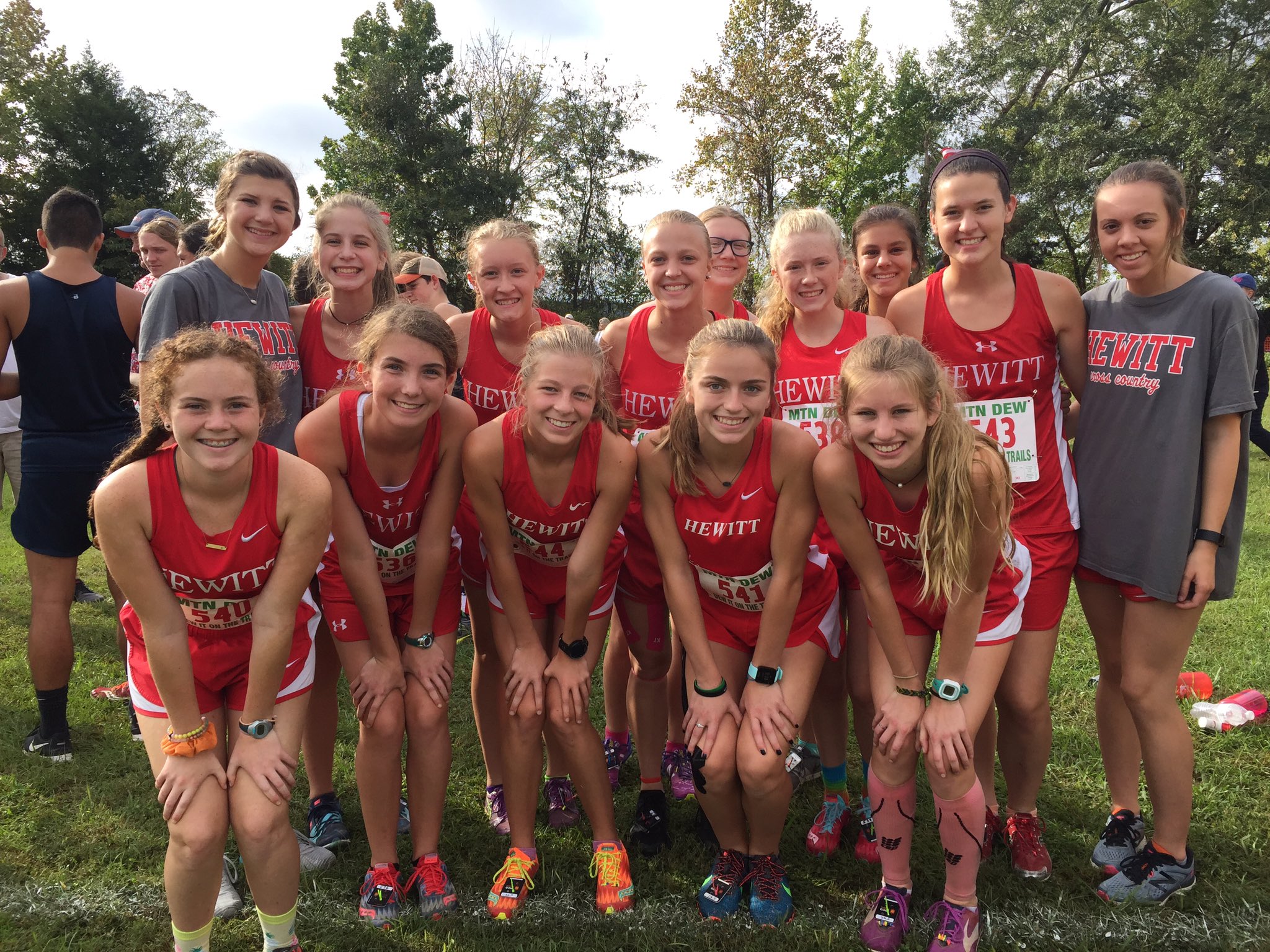 Huskies boys place sixth, girls place seventh, in Decatur
