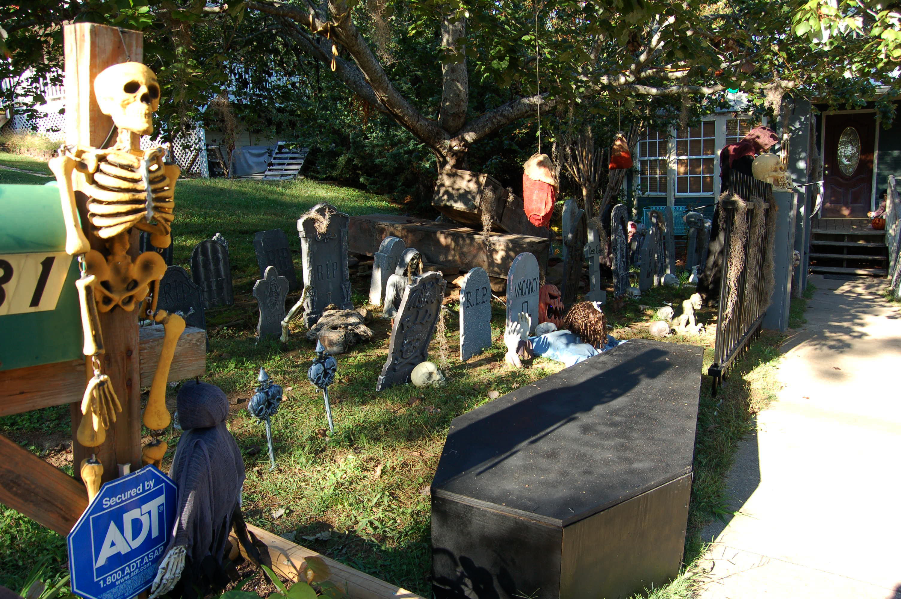Frightmare on Freda: Clay family trades frights for food donations on Halloween