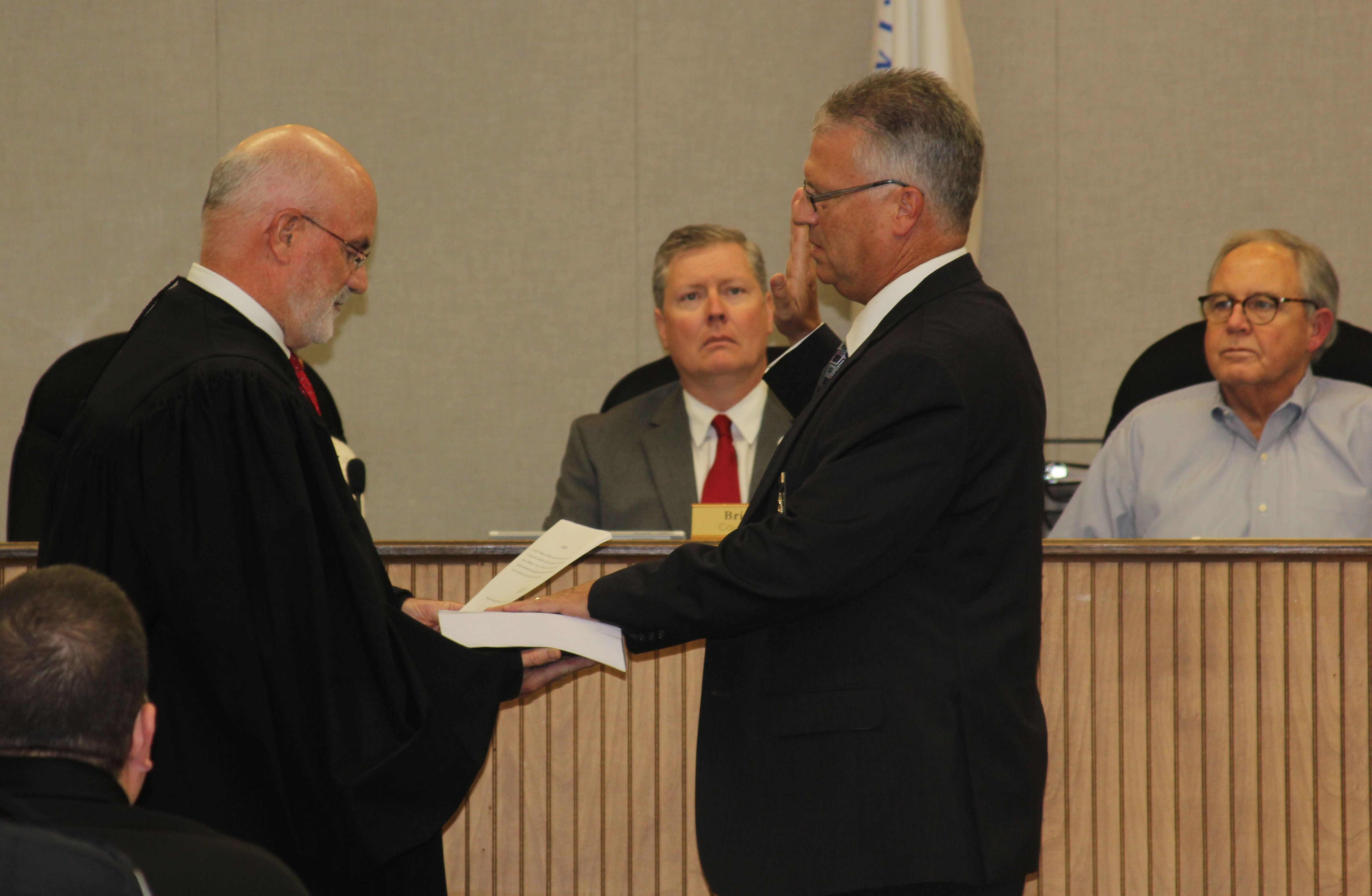 Trussville police chief sworn in during city council meeting