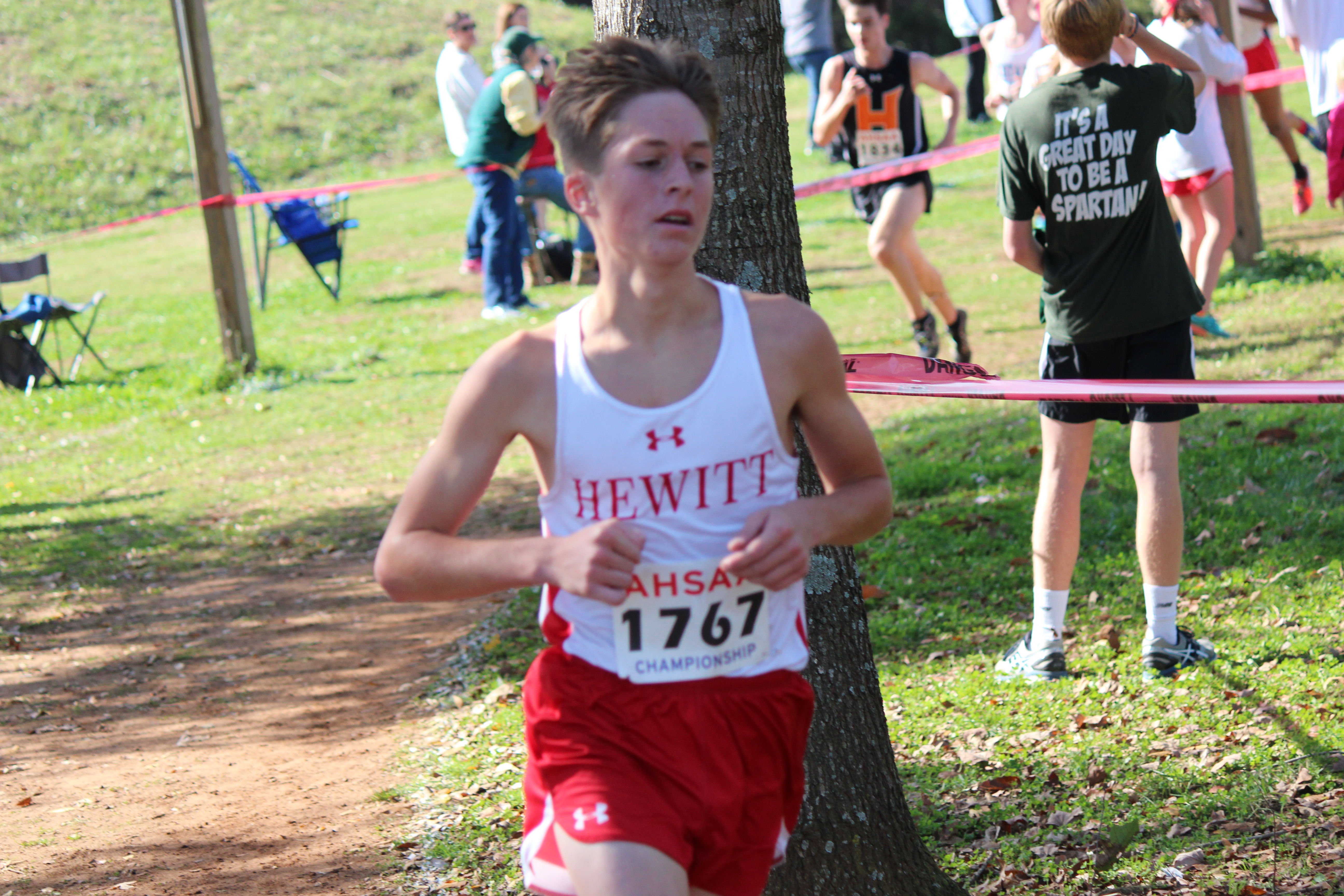 Hewitt-Trussville XC places 8th, 9th at state