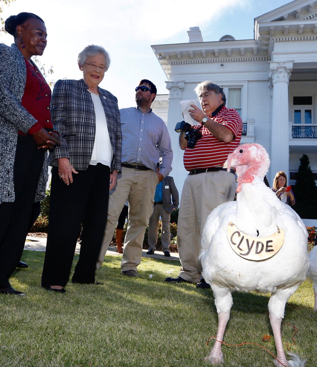 Gov. Kay Ivey pardons 2 turkeys from becoming Thanksgiving meals