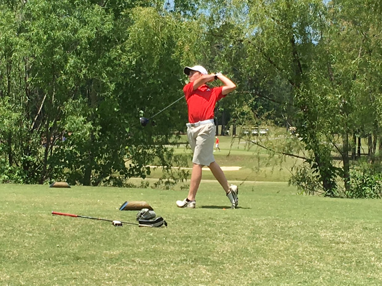 Huskies golf 3rd at sub-state; Hacker advances to state