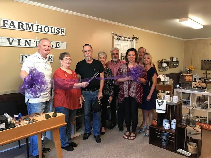 New business: Farmhouse & Vintage Décor has grand opening in Springville