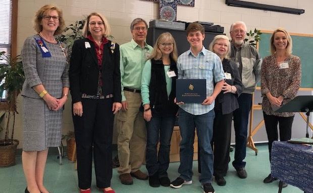 Hewitt-Trussville senior wins Good Citizen award from local chapter of the DAR