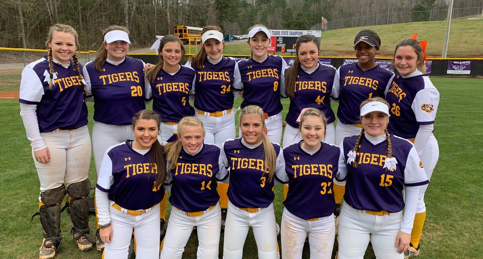 Another shutout for Springville varsity softball, Tigers beat Lincoln 4-0