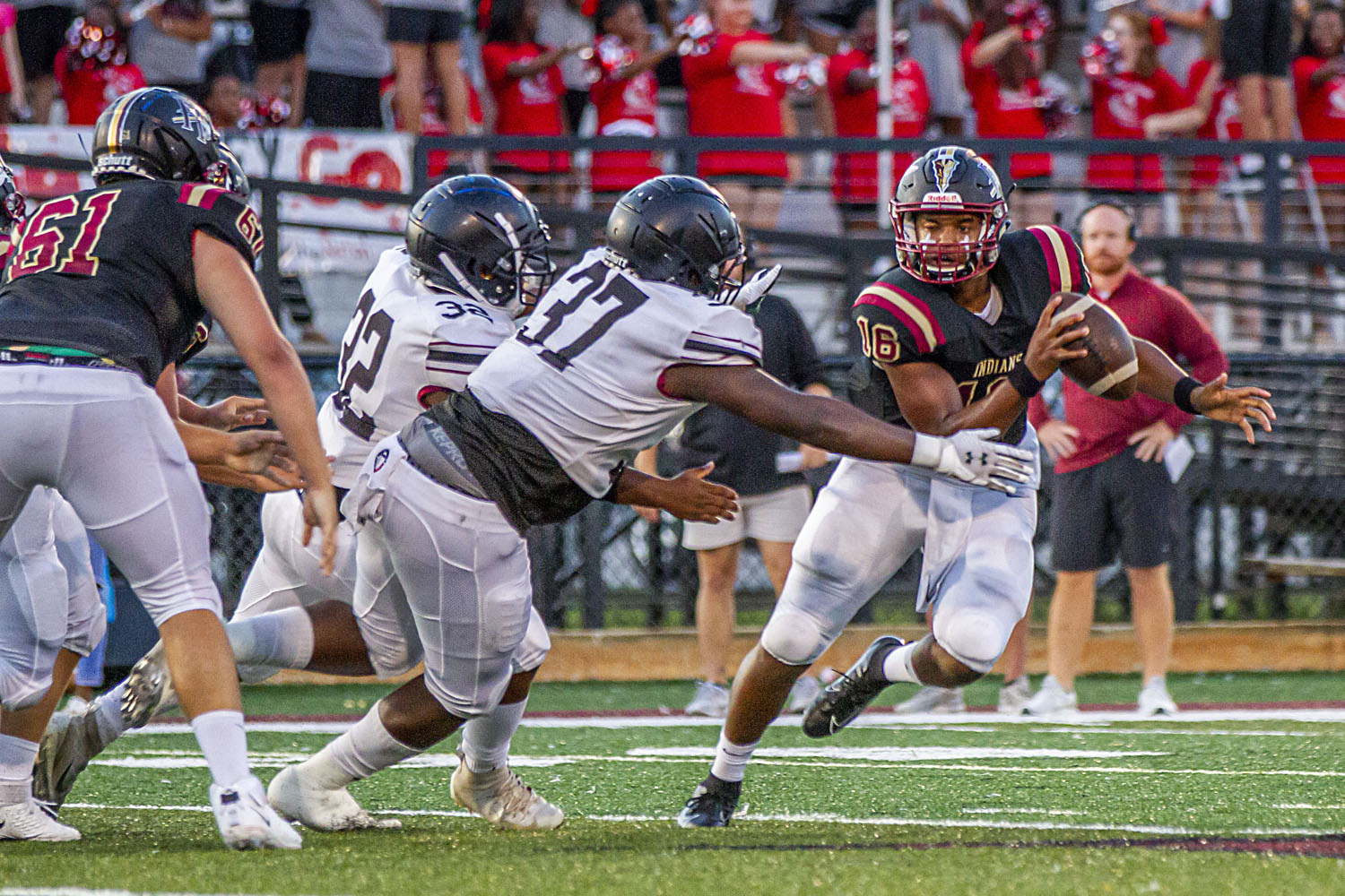 Pinson Valley relies on defense, arm of White to defeat Shades Valley, 23-7