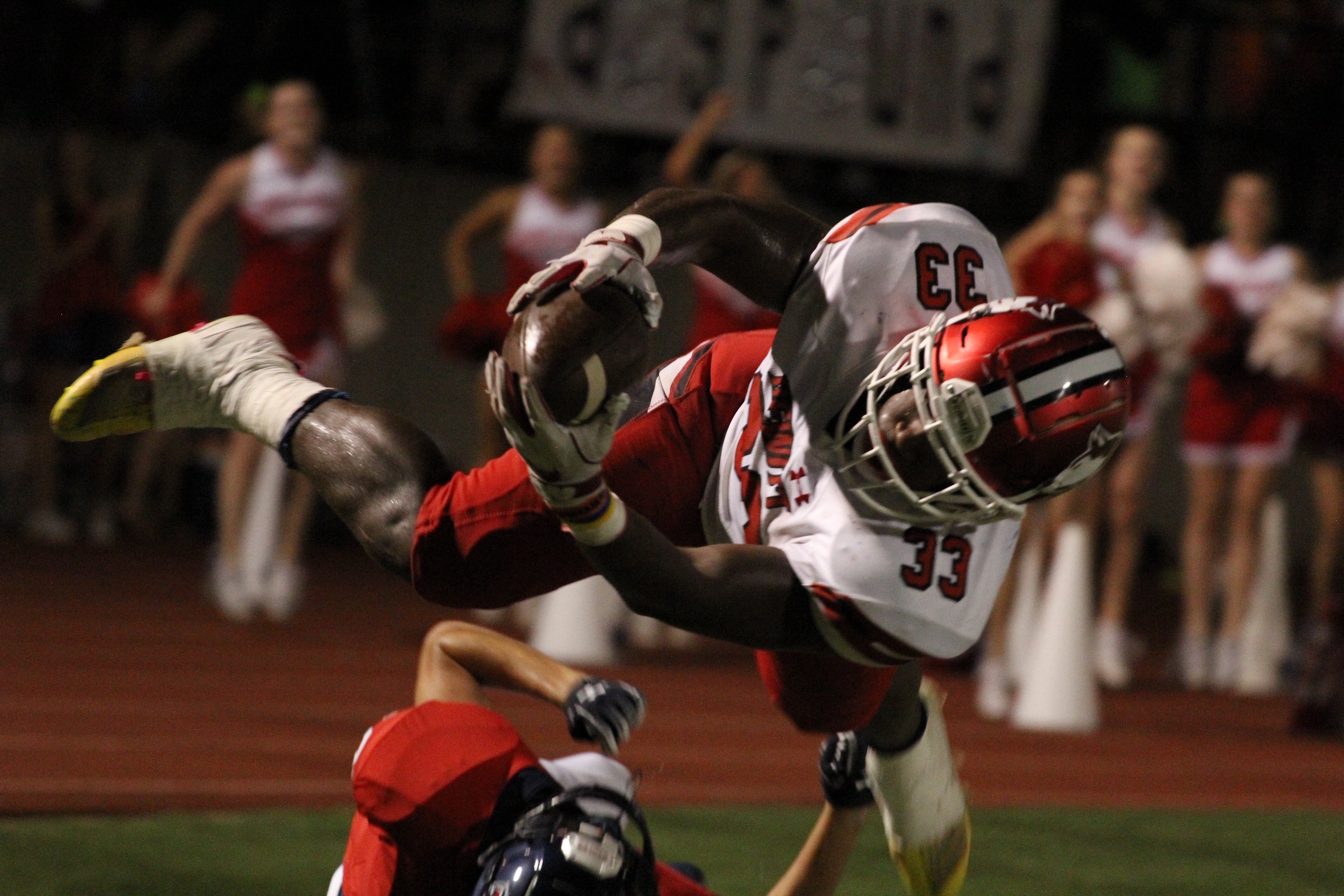 Hewitt-Trussville remains undefeated after outlasting Oak Mountain, 50-33