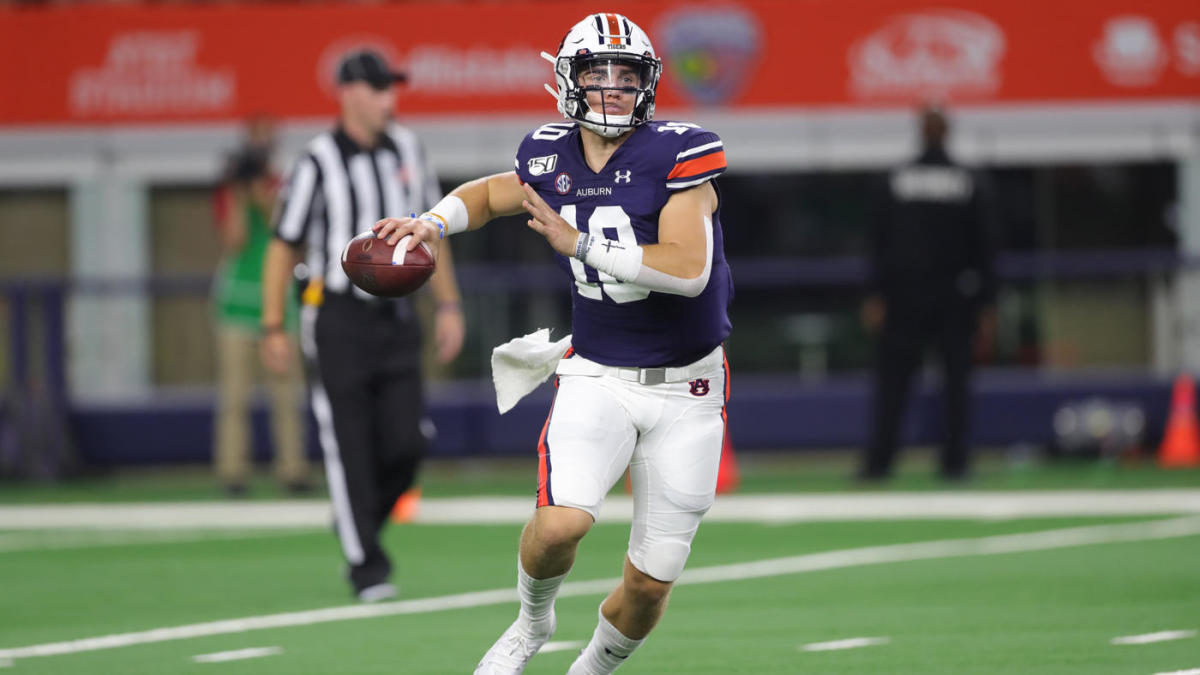 Former Pinson Valley quarterback Bo Nix sets new freshman completions record at Auburn, ties another