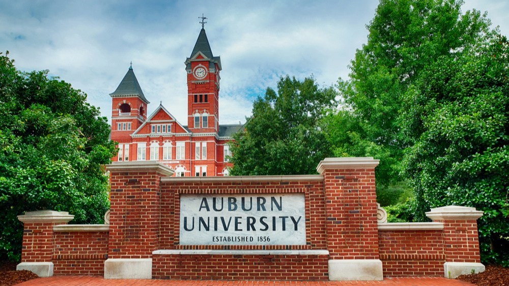 Students in Auburn protest after three rapes reported on campus
