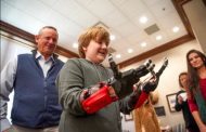 Tennessee boy, 11, gets new mechanical hands for Christmas