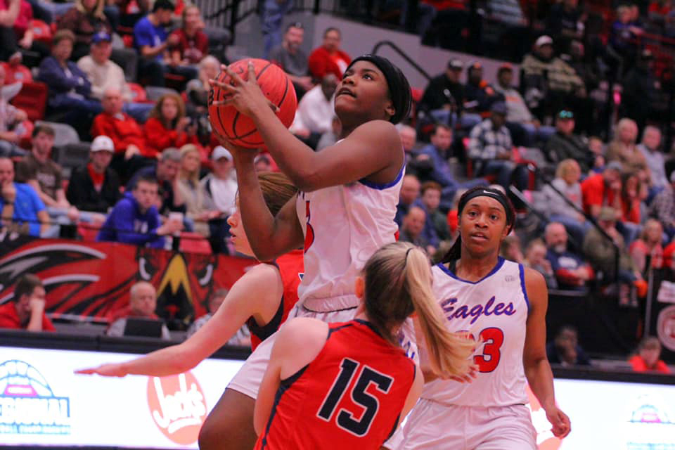 Tanita Swift's dominant performance propels Center Point past Brewer and into Elite 8
