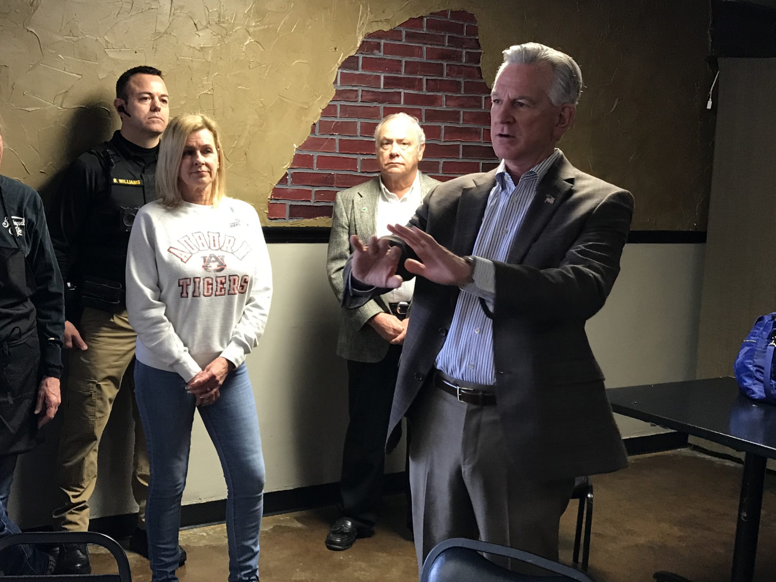 Tuberville supports bipartisan bill to help wildlife, prevent extinctions nationwide