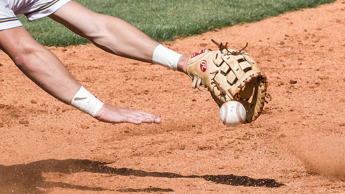 BASEBALL ROUNDUP: No. 4 Leeds scores key area win; much more