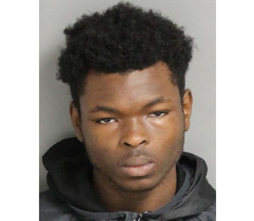 Teenager robs 3 juveniles at gunpoint in Hoover apartment complex