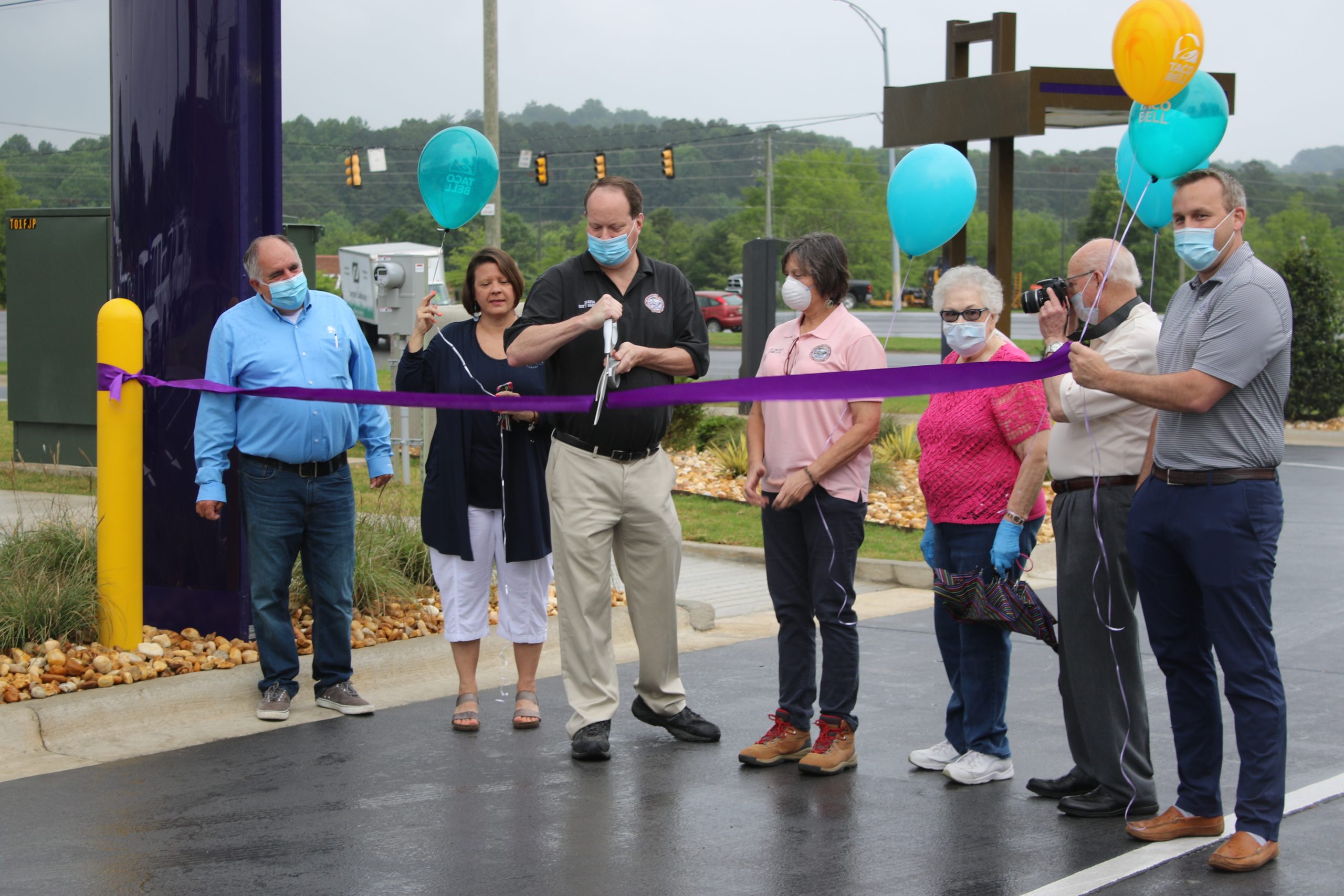 Pinson celebrates opening of new Taco Bell
