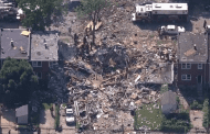 Gas explosion levels 3 Baltimore homes; 1 dead, 1 trapped