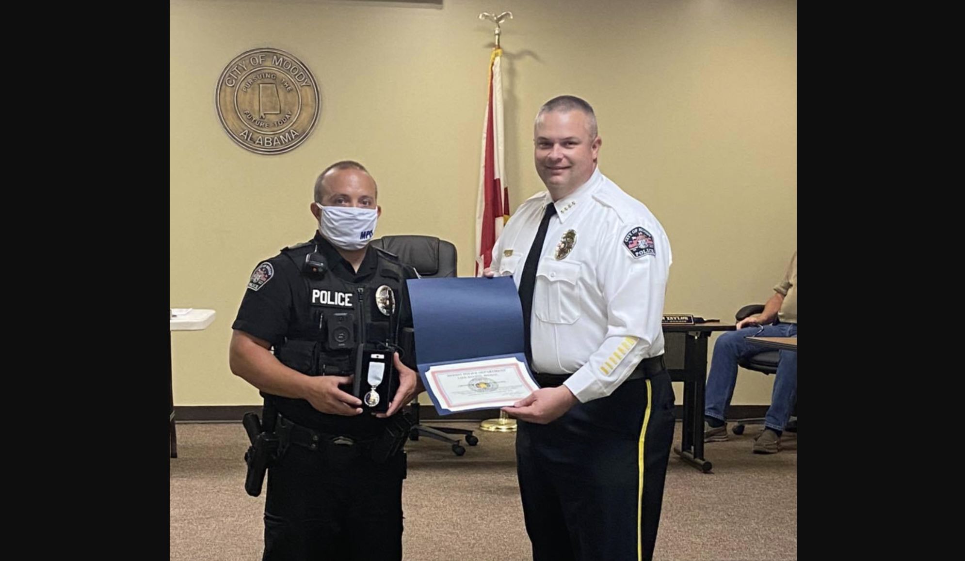 Moody police officer awarded for saving life of burglary suspect