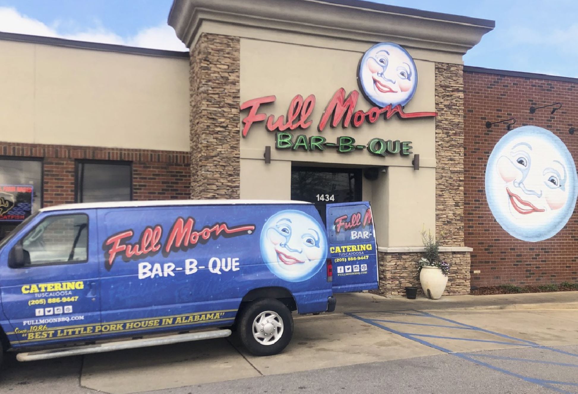 TRUSSVILLE PD: Full Moon catering van hit by bullet during shooting at Krystal