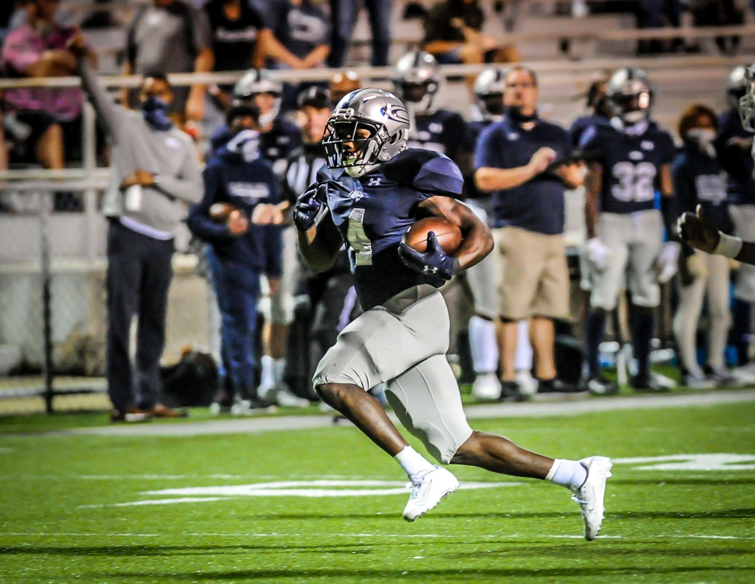 Clay-Chalkville tops Huffman, 49-20