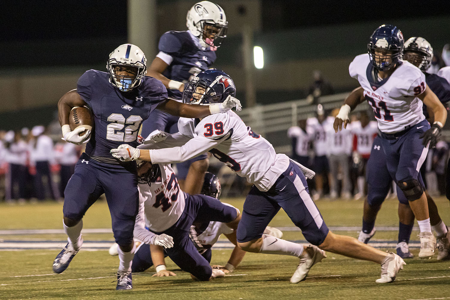 No. 7 Cougars hold off Oak Mountain on homecoming night
