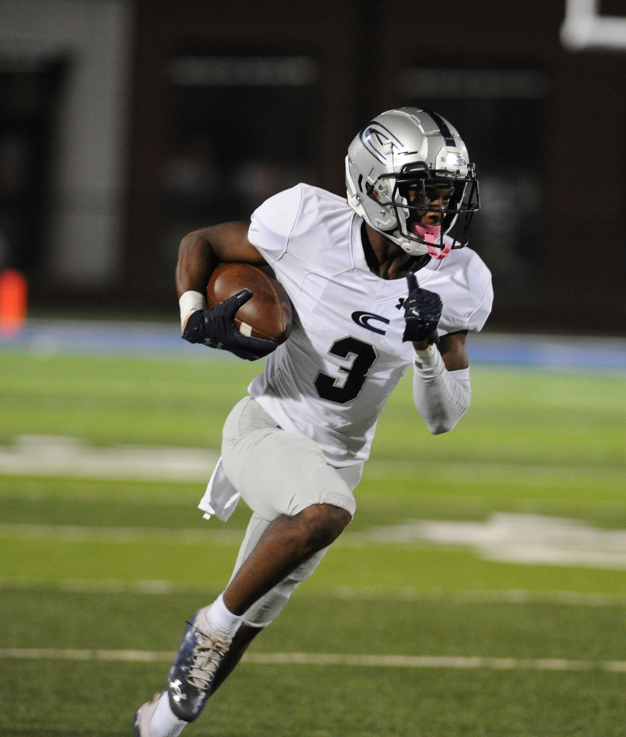 Clay-Chalkville WR commits to Tennessee