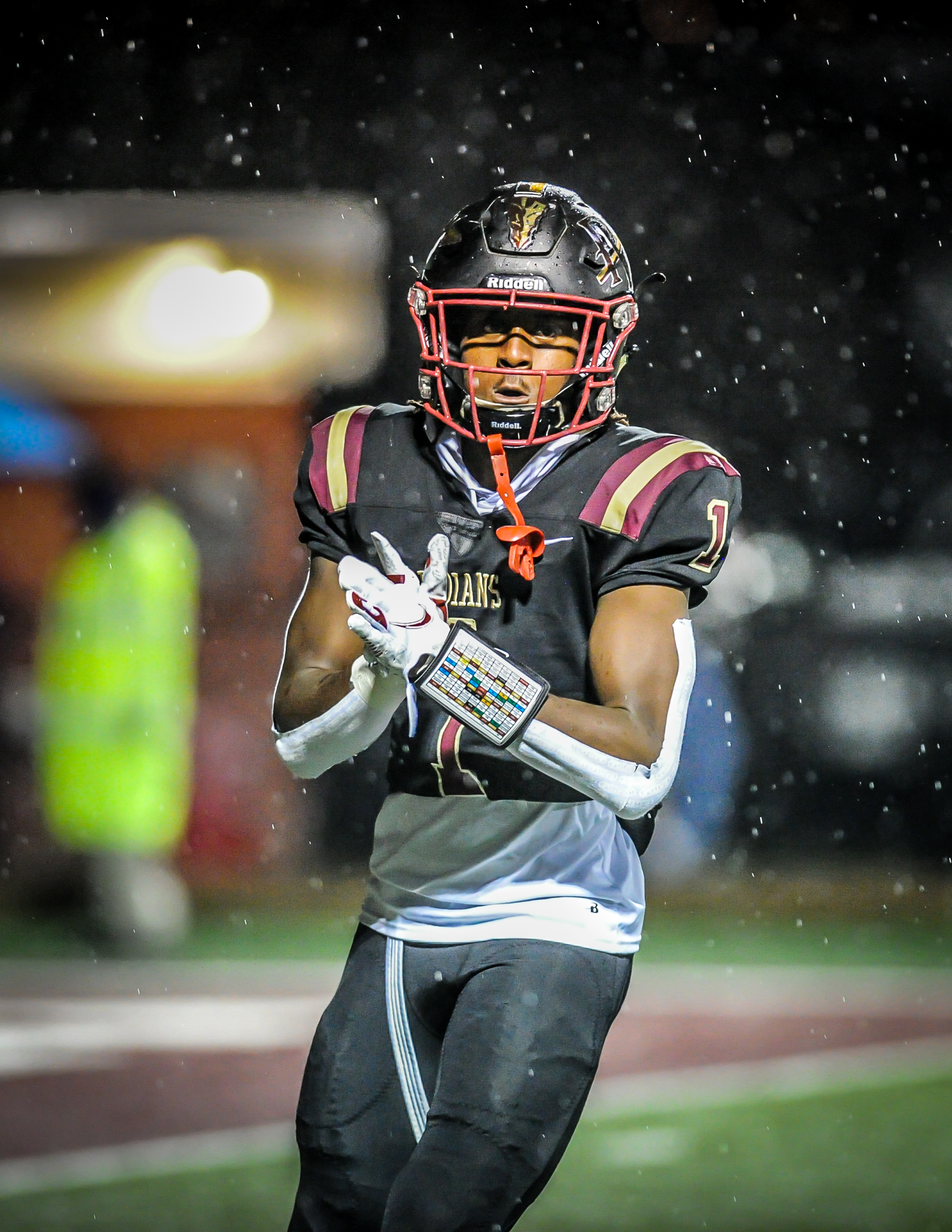 No. 3 Pinson handles No. 2 Mountain Brook in the rain, advances to state championship game