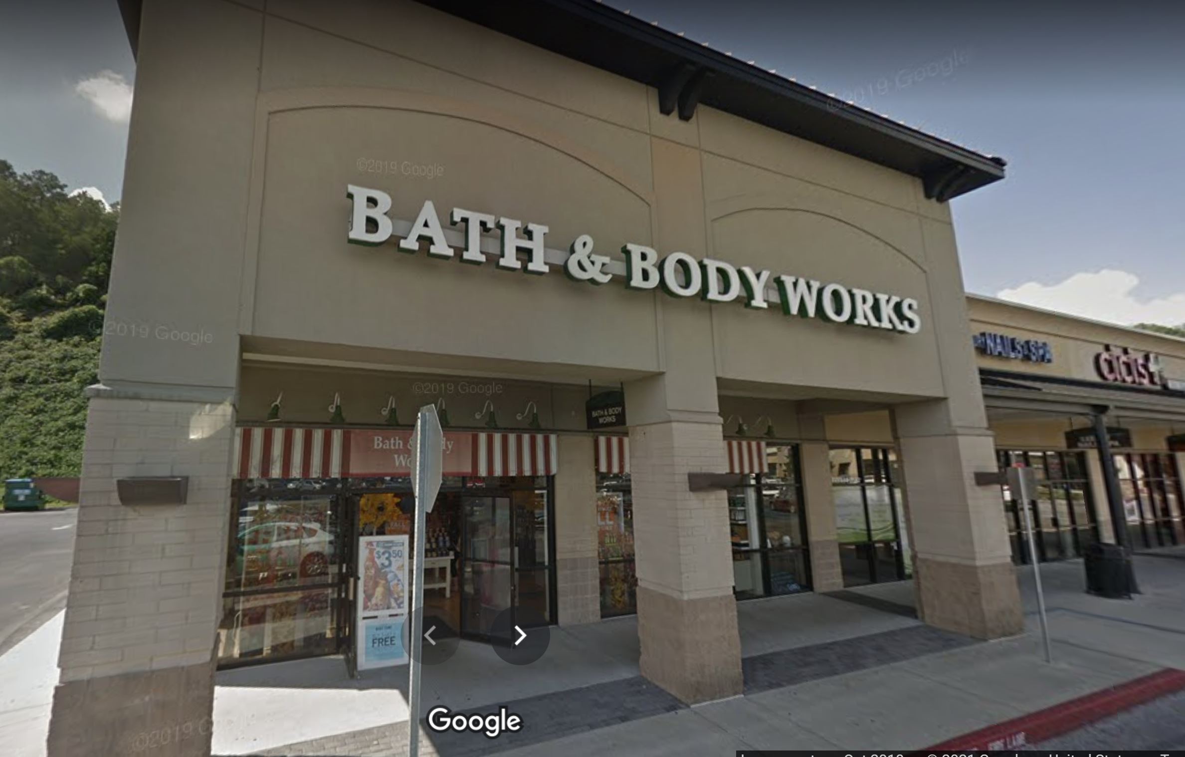 Trussville Fire responds to small fire inside Bath & Body Works
