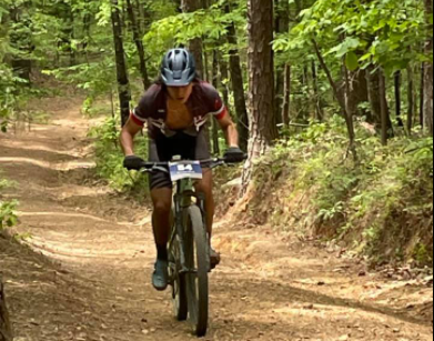 Hewitt-Trussville mountain bikers win state championship