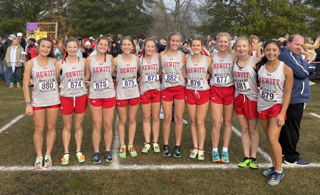 Huskies' girls finish third at state cross country meet, boys fifth