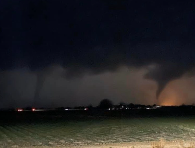 Tornadoes rip through Arkansas, Kentucky; officials estimate 50-100 dead