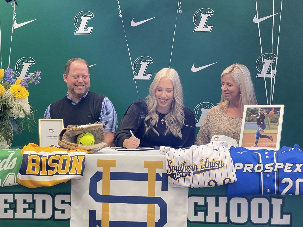 Leeds' Machen signs with Southern Union