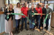 Ribbon-cutting ceremony held for new restaurant in Leeds