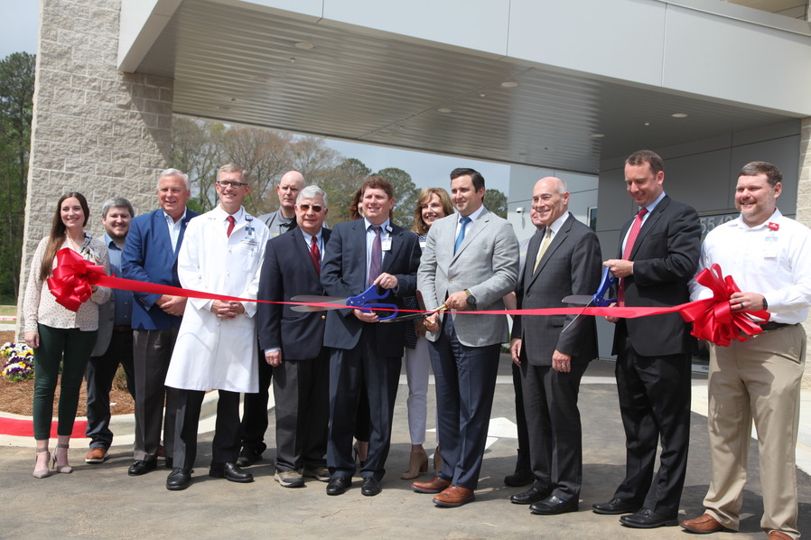 Ribbon cutting held for new Grandview Emergency Department in Trussville