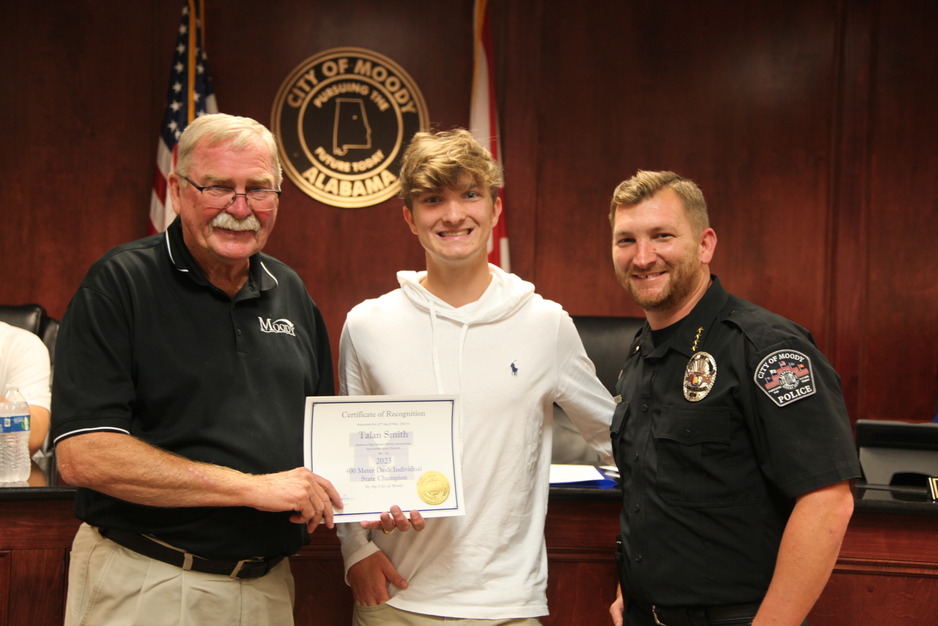 Moody Council recognizes track student, approves plans for walking trail
