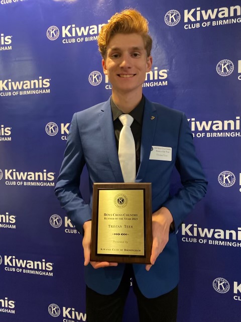 Huskies’ Teer Awarded Kiwanis XC Runner Of The Year Award