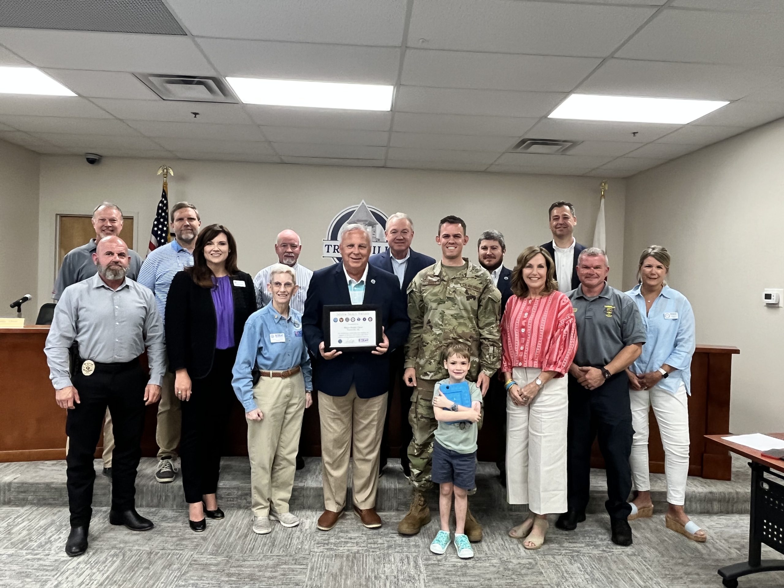ESGR and Veterans Committee surprise Trussville mayor, council with Seven Seals Award