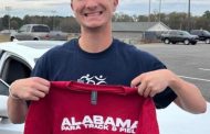 “Something only God could put together,” Moody’s Smith signs with Bama