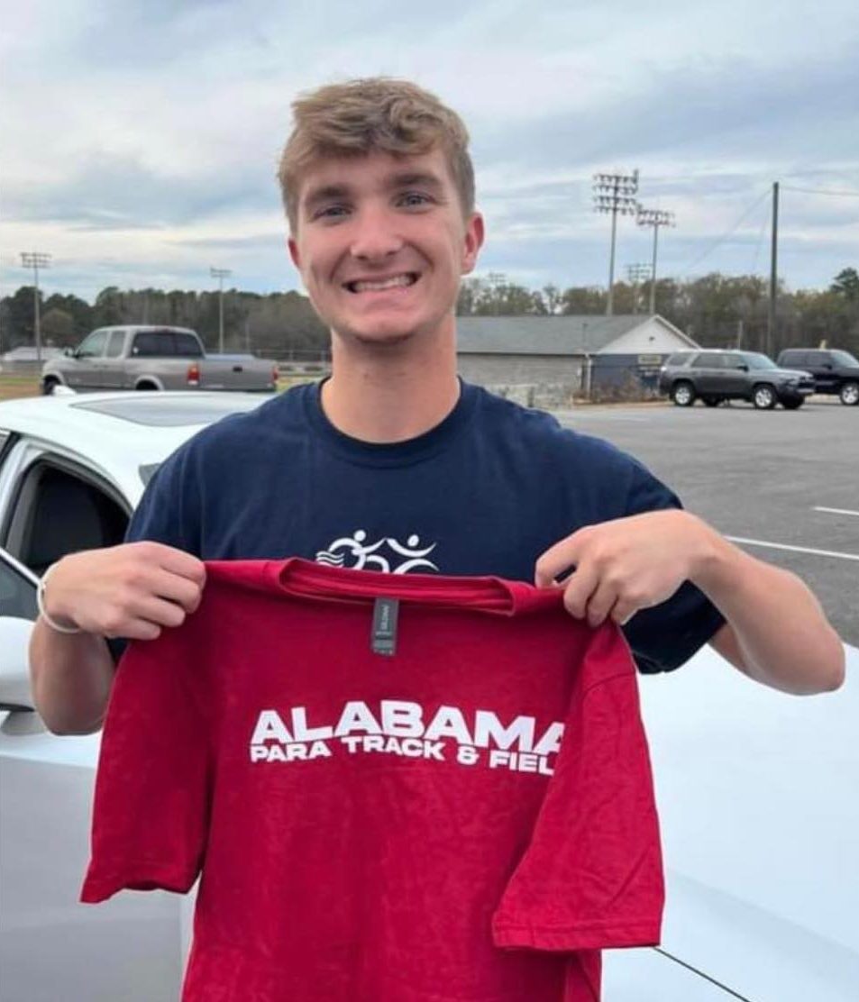“Something only God could put together,” Moody’s Smith signs with Bama